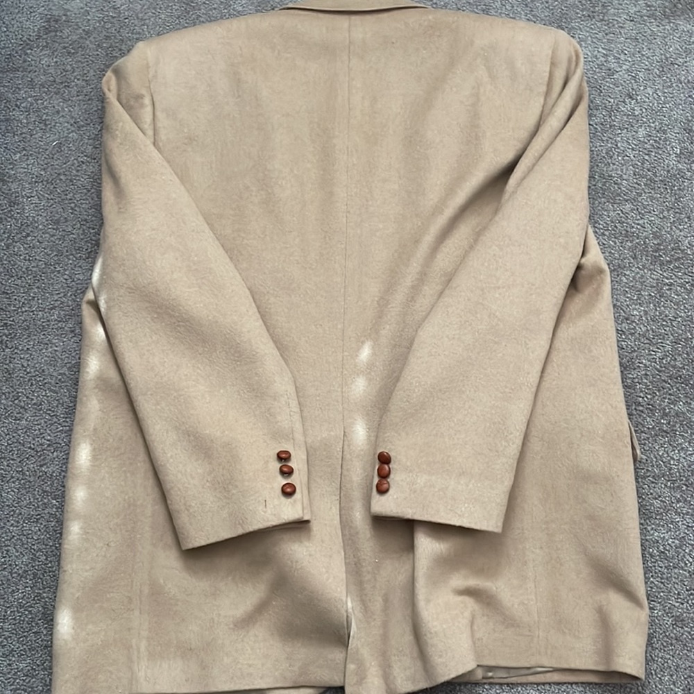 100% Camel Fur Luxury Coat, Produced By The Broadmoore Hotel - Picture 5 of 5
